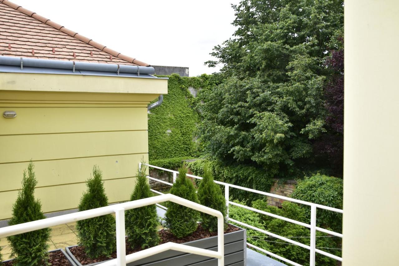 Stm3 Apartman Pécs Exterior photo